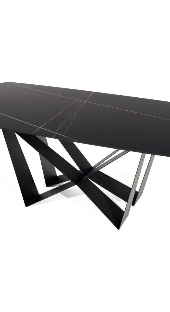 Reprezentacyjna jadalnia z MCeramic 2023 - stoły z blatem z płytki