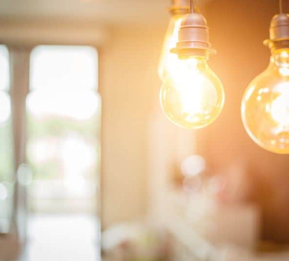 Oświetlenie w domu. Dobierz je razem z Mceramic!